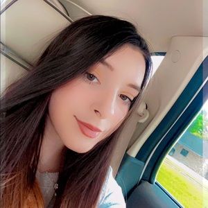 Meet your Posher, Candice